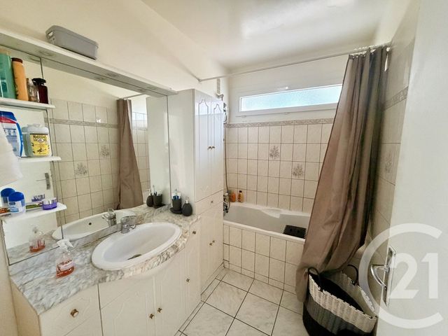 Appartement F2 à vendre - 2 pièces - 50.0 m2 - VILLEMOMBLE - 93 - ILE-DE-FRANCE - Century 21 Quartier De La Gare