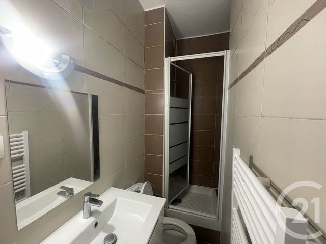 Appartement F3 à vendre - 3 pièces - 44.4 m2 - LE RAINCY - 93 - ILE-DE-FRANCE - Century 21 Quartier De La Gare