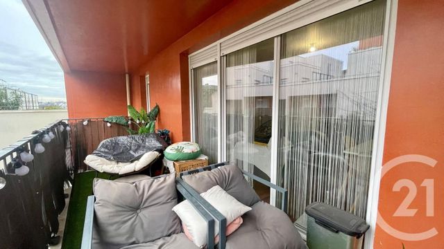 Appartement F2 à vendre - 2 pièces - 43.6 m2 - VILLEMOMBLE - 93 - ILE-DE-FRANCE - Century 21 Quartier De La Gare