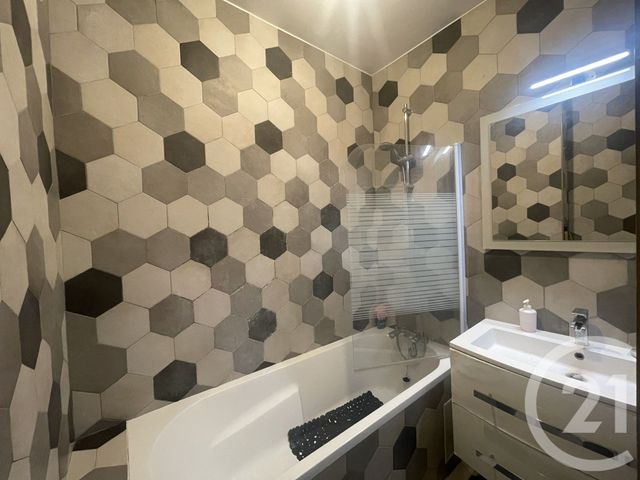 Appartement F3 à vendre - 3 pièces - 47.0 m2 - VILLEMOMBLE - 93 - ILE-DE-FRANCE - Century 21 Quartier De La Gare