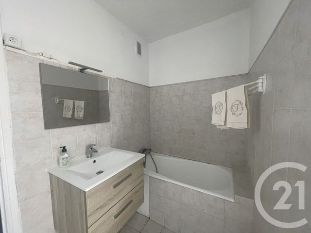 Appartement F4 à vendre - 4 pièces - 63.0 m2 - LE RAINCY - 93 - ILE-DE-FRANCE - Century 21 Quartier De La Gare