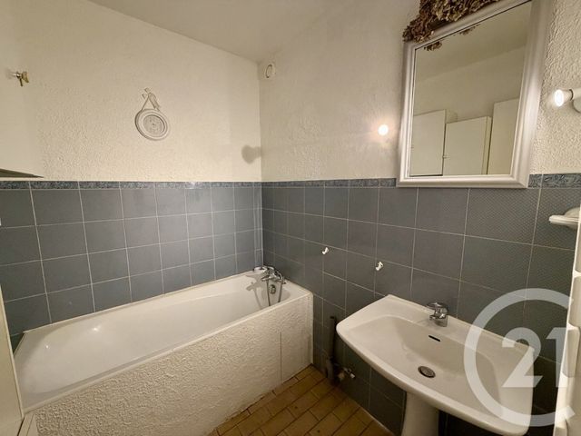 Appartement F2 à vendre - 2 pièces - 49.0 m2 - LE RAINCY - 93 - ILE-DE-FRANCE - Century 21 Quartier De La Gare
