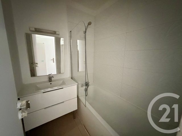 Appartement F2 à vendre - 2 pièces - 42.87 m2 - VILLEMOMBLE - 93 - ILE-DE-FRANCE - Century 21 Quartier De La Gare