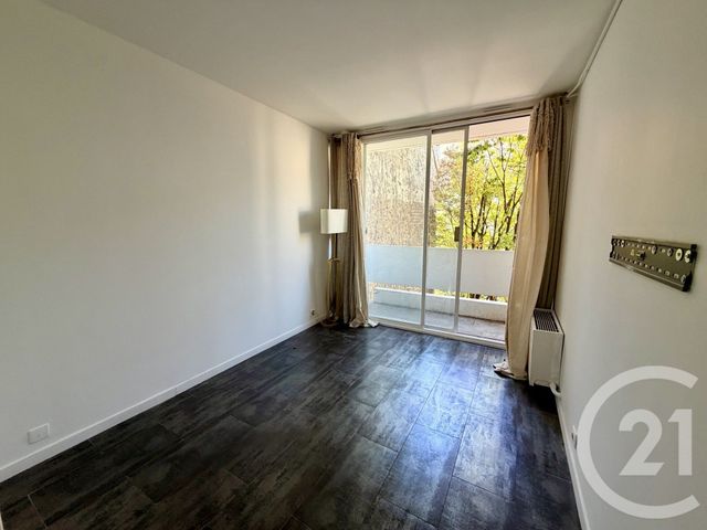 Appartement F2 à vendre - 2 pièces - 42.87 m2 - VILLEMOMBLE - 93 - ILE-DE-FRANCE - Century 21 Quartier De La Gare