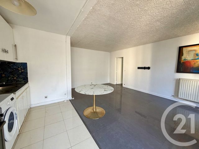 Appartement F2 à vendre - 2 pièces - 42.87 m2 - VILLEMOMBLE - 93 - ILE-DE-FRANCE - Century 21 Quartier De La Gare