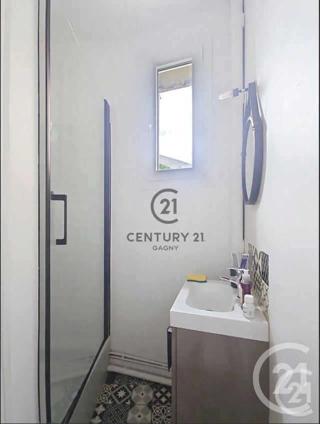 Appartement F2 à vendre - 2 pièces - 44.44 m2 - VILLEMOMBLE - 93 - ILE-DE-FRANCE - Century 21 Quartier De La Gare