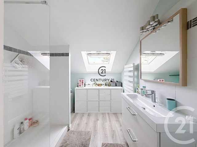 Appartement Duplex à vendre - 6 pièces - 92.26 m2 - VILLEMOMBLE - 93 - ILE-DE-FRANCE - Century 21 Quartier De La Gare