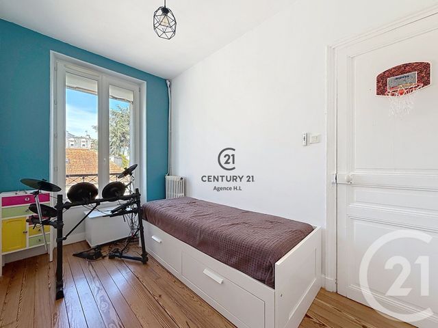Appartement Duplex à vendre - 6 pièces - 92.26 m2 - VILLEMOMBLE - 93 - ILE-DE-FRANCE - Century 21 Quartier De La Gare