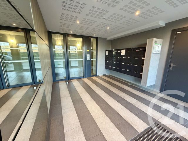 Appartement F3 à vendre - 3 pièces - 59.62 m2 - VILLEMOMBLE - 93 - ILE-DE-FRANCE - Century 21 Quartier De La Gare